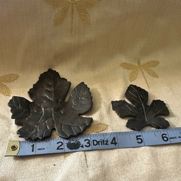Set of 4 Hand Forged Primitive Farmhouse Rustic Iron Metal Leaves for Decor. - Picture 12 of 12